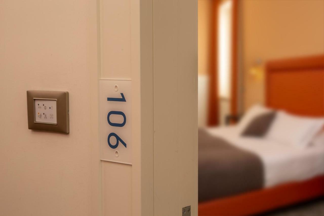 My Trevi Charming & Luxury Rooms Rome Bagian luar foto